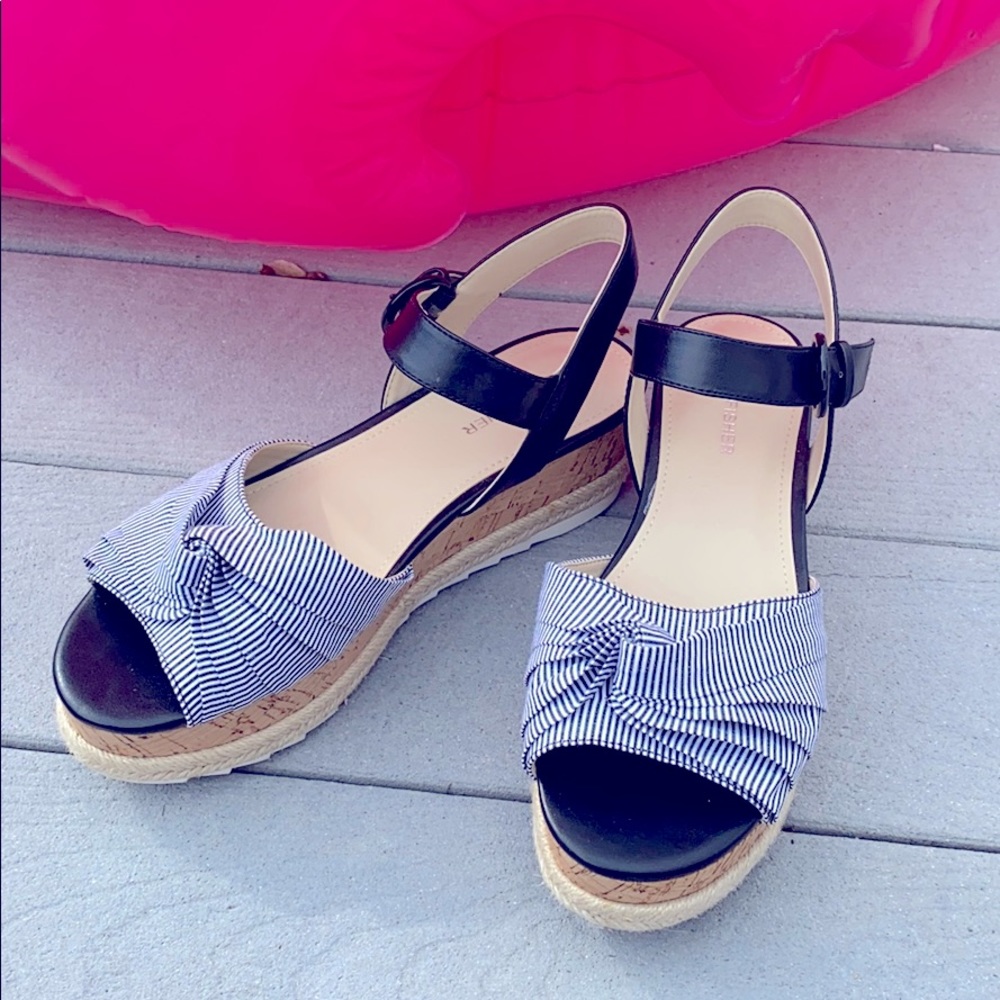 Marc fisher flatform sandals